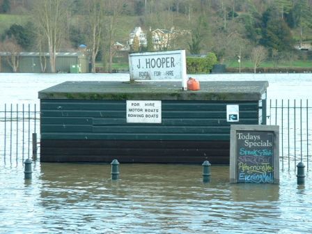 J Hoopers hut flooded Jan 2003