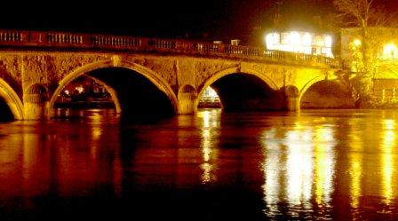 Henley Bridge Night